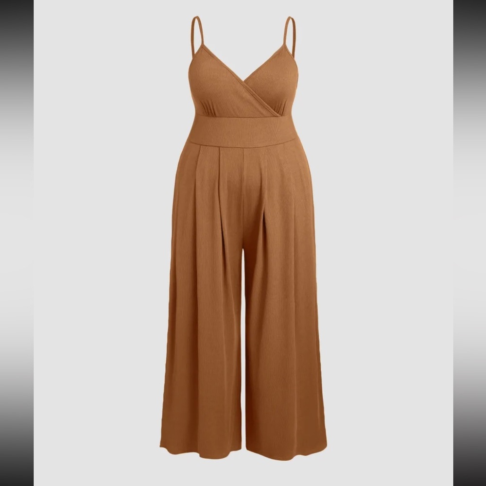 Cider V-NECK CAMI WIDE LEG JUMPSUIT CURVE/ PLUS in Camel
